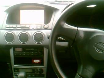 2001 Nissan Avenir Salut