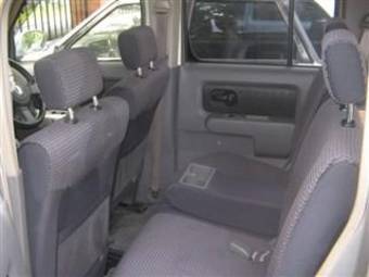 2004 Nissan Cube Images