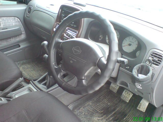 2000 Nissan Datsun