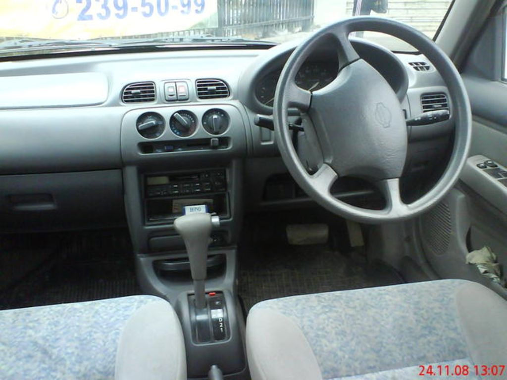 Nissan March 1997