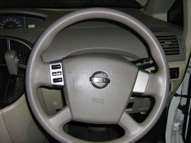 2003 Nissan Presage