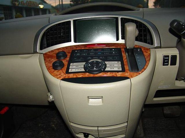 2004 Nissan Presage