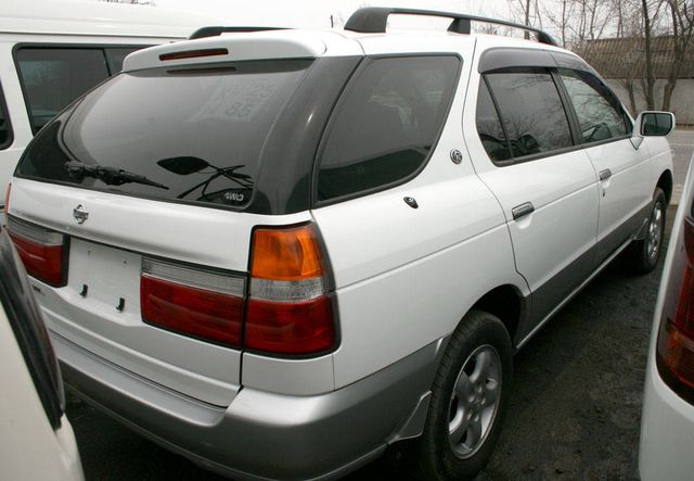 1998 Nissan R~nessa
