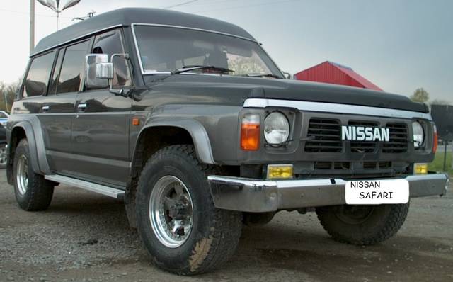 1990 Nissan safari #9