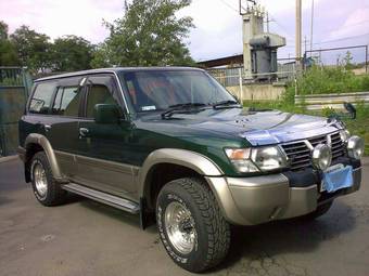 2002 Nissan Safari Photos