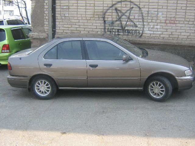 Nissan sunny 1996 pictures #8