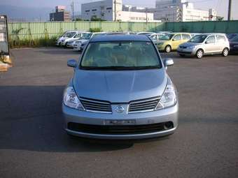 2004 Nissan Tiida Latio Pictures