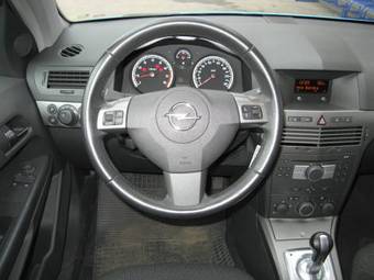 2004 Opel Astra Photos