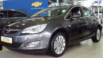 2011 Opel Astra Images