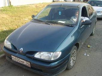 1998 Renault Megane Pictures