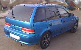 2001 Subaru Justy Photos