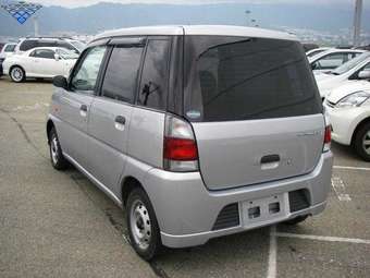 2003 Subaru Pleo Pictures