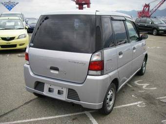 2003 Subaru Pleo Photos