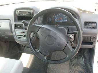 2005 Subaru Pleo Photos