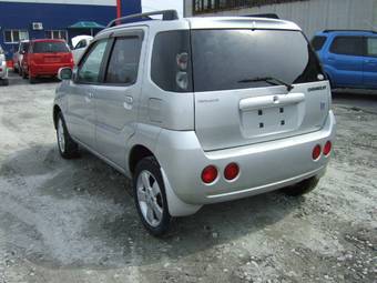 2002 Suzuki Chevrolet Cruze Photos