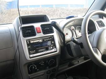 2011 Suzuki Chevrolet Cruze Photos