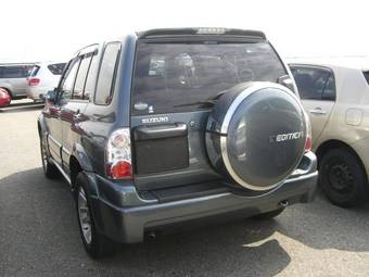 2004 Suzuki Escudo Photos