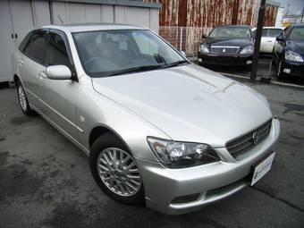2004 Toyota Altezza Wagon Images