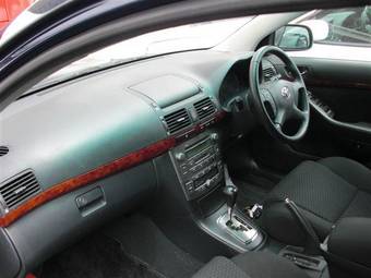 2005 Toyota Avensis Wagon Photos