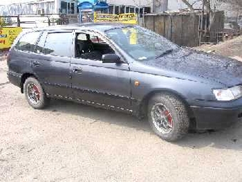 1998 Toyota Caldina Van