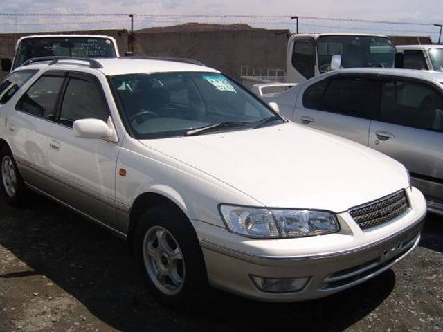 Toyota camry wagon 2001