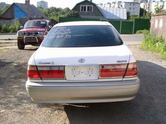 1999 Toyota Crown Images