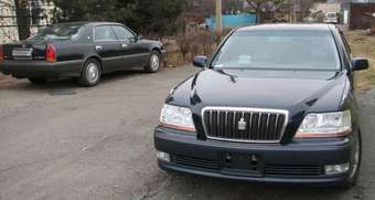 2001 Toyota Crown Majesta Pictures