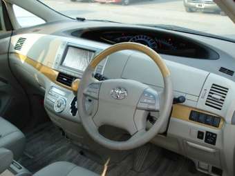 2006 Toyota Estima Images