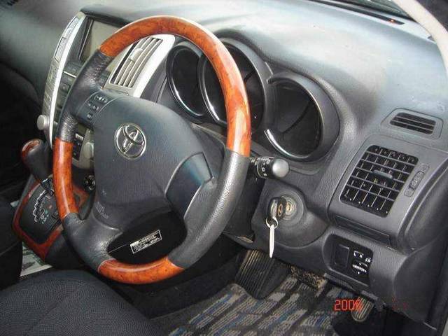 2004 Toyota Harrier