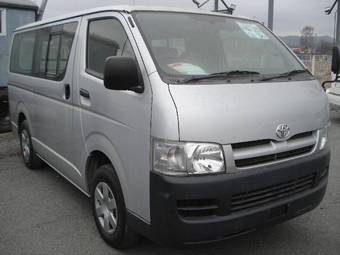 2004 Toyota Hiace Images