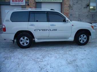 1999 Toyota Land Cruiser Cygnus Pictures
