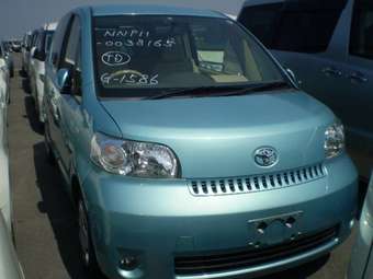 2005 Toyota Porte Pictures