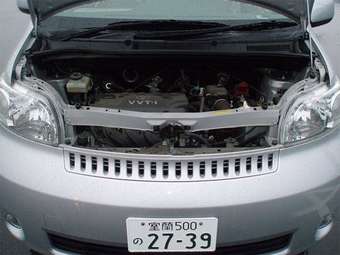 2005 Toyota Porte Pics
