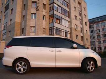 2007 Toyota Previa Pictures