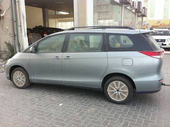 2011 Toyota Previa Pictures