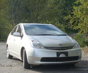 2003 Toyota Prius Pictures