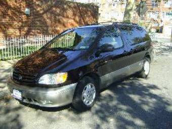 2002 Toyota Sienna Pictures