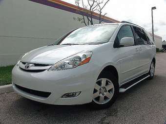2007 Toyota Sienna Pictures