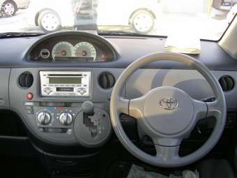 2003 Toyota Sienta Pictures