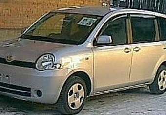 2003 Toyota Sienta Photos