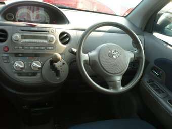 2003 Toyota Sienta Pictures