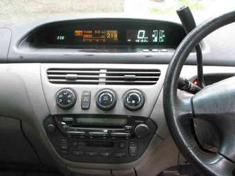 2001 Toyota Vista