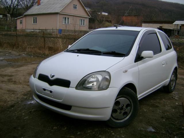 2000 Toyota Vitz