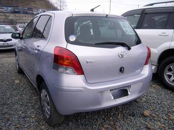 2009 Toyota Vitz Photos