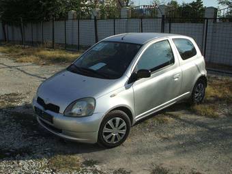 2002 Toyota Yaris Pictures