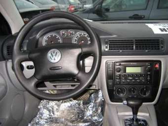 2005 Volkswagen Passat Photos