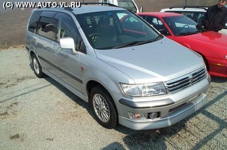 2001 Mitsubishi Chariot Grandis