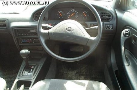 1997 Nissan Avenir