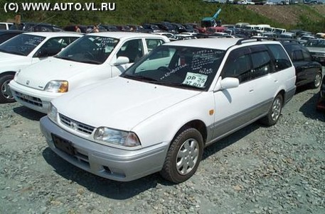 1994 Nissan Avenir