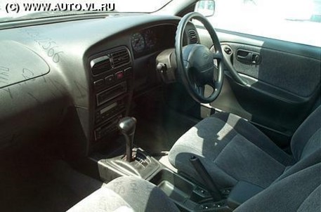 1997 Nissan Avenir
